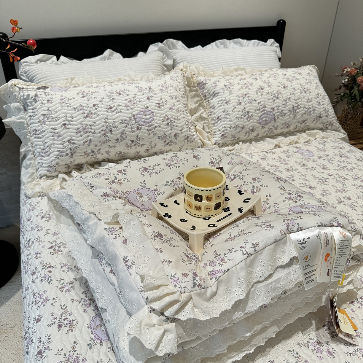 91家纺网 家纺一手货源 找家纺 莱豫家纺 2025新款全棉花边四季被5斤有同款床盖三件套 紫悦