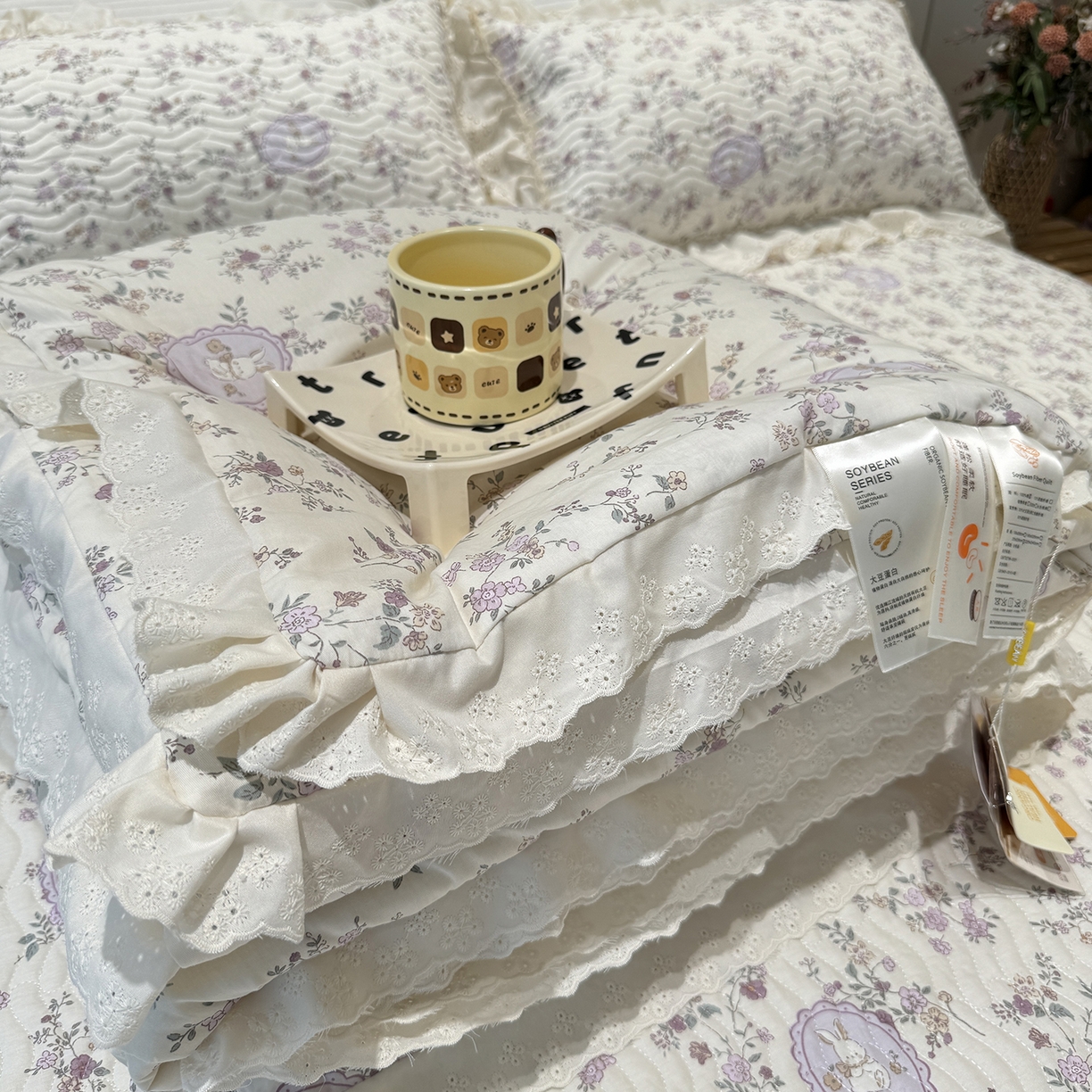 91家纺网 家纺一手货源 找家纺 莱豫家纺 2025新款全棉花边四季被5斤有同款床盖三件套 紫悦