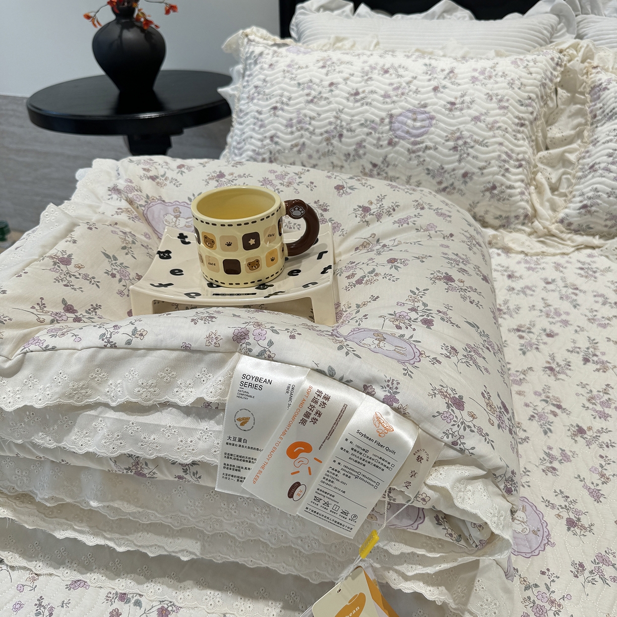 91家纺网 家纺一手货源 找家纺 莱豫家纺 2025新款全棉花边四季被5斤有同款床盖三件套 紫悦