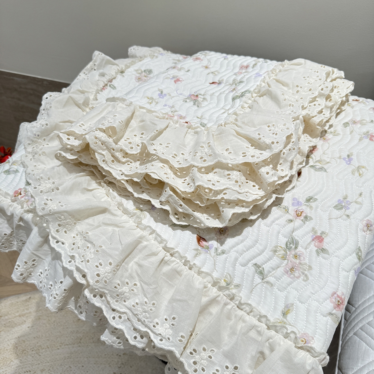 91家纺网 家纺一手货源 找家纺 莱豫家纺 2025秋冬新款纯棉床盖三件套可配同款四季被同款被套 薇语梦