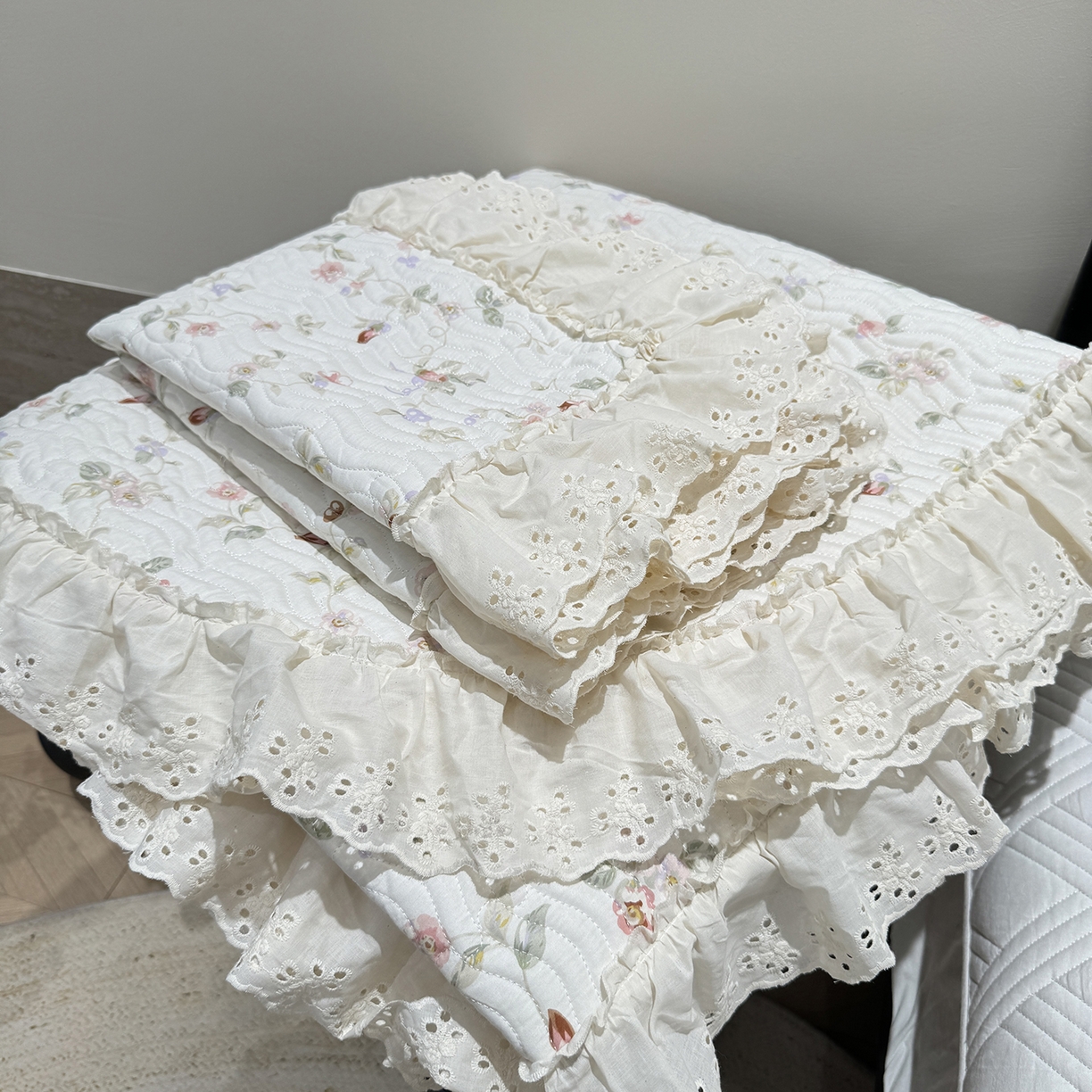 91家纺网 家纺一手货源 找家纺 莱豫家纺 2025秋冬新款纯棉床盖三件套可配同款四季被同款被套 薇语梦