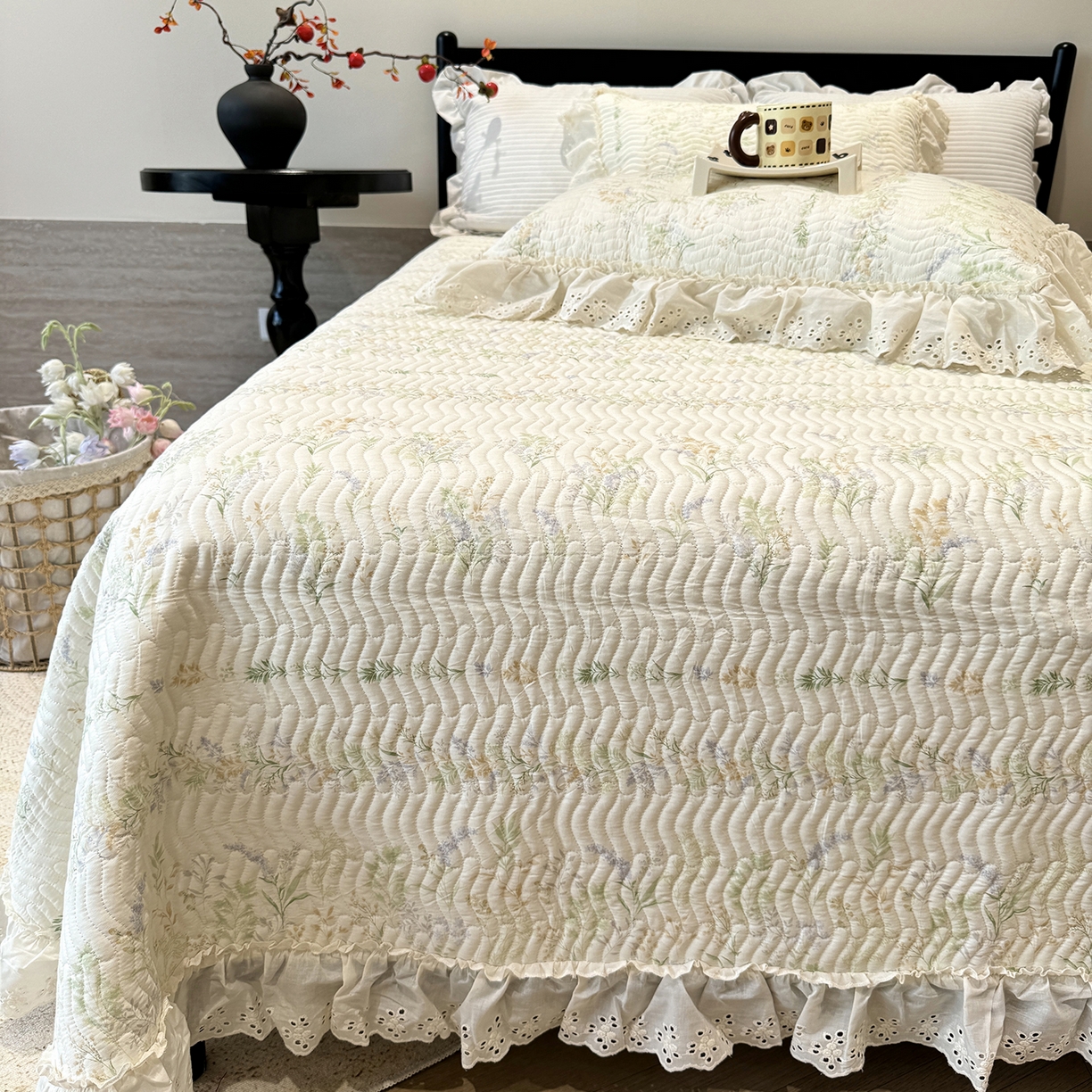 91家纺网 家纺一手货源 找家纺 莱豫家纺 2025秋冬新款纯棉床盖三件套可配同款四季被同款被套 芳草恋