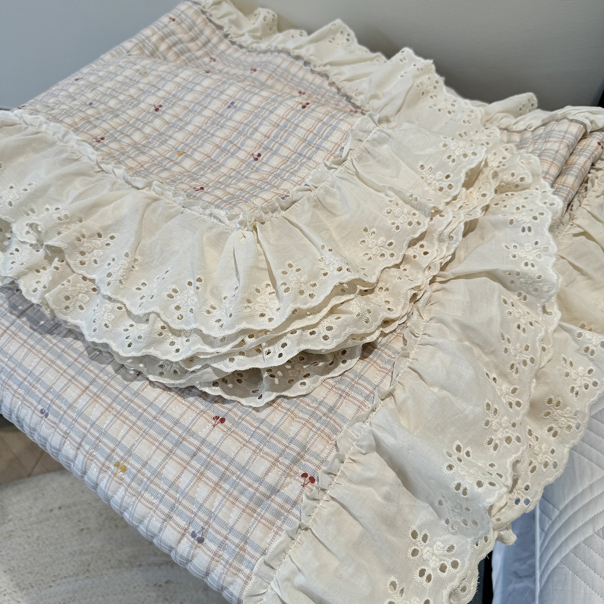 91家纺网 家纺一手货源 找家纺 莱豫家纺 2025秋冬新款纯棉床盖三件套可配同款四季被同款被套 樱桃可可