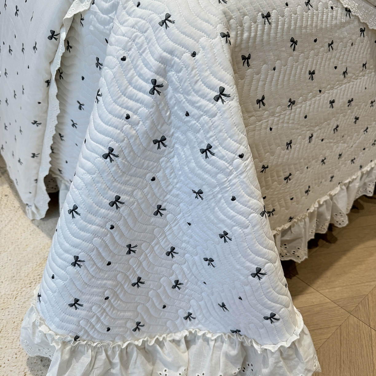 91家纺网 家纺一手货源 找家纺 莱豫家纺 2025秋冬新款纯棉床盖三件套可配同款四季被同款被套 蝴蝶结