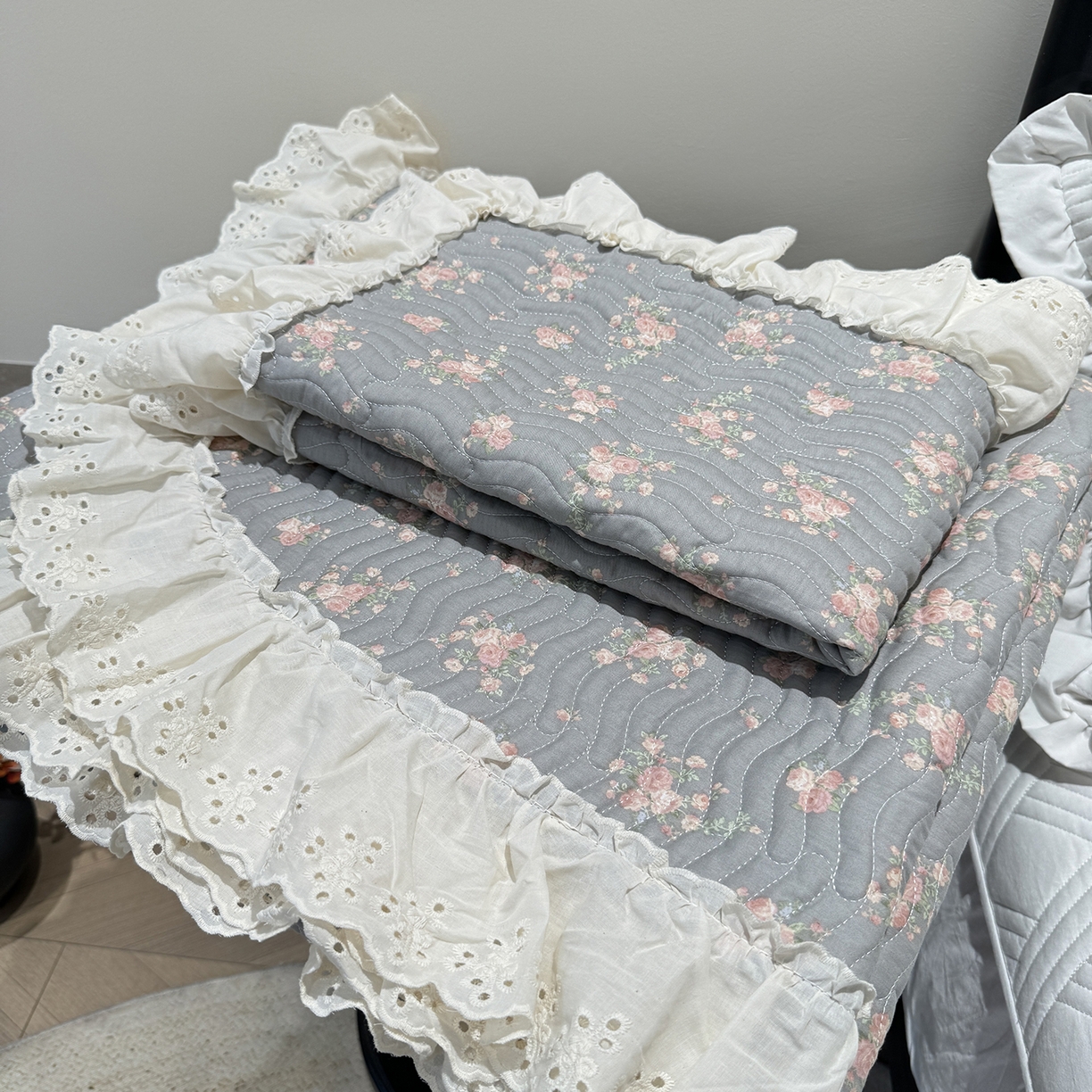 91家纺网 家纺一手货源 找家纺 莱豫家纺 2025秋冬新款纯棉床盖三件套可配同款四季被同款被套 沫婉