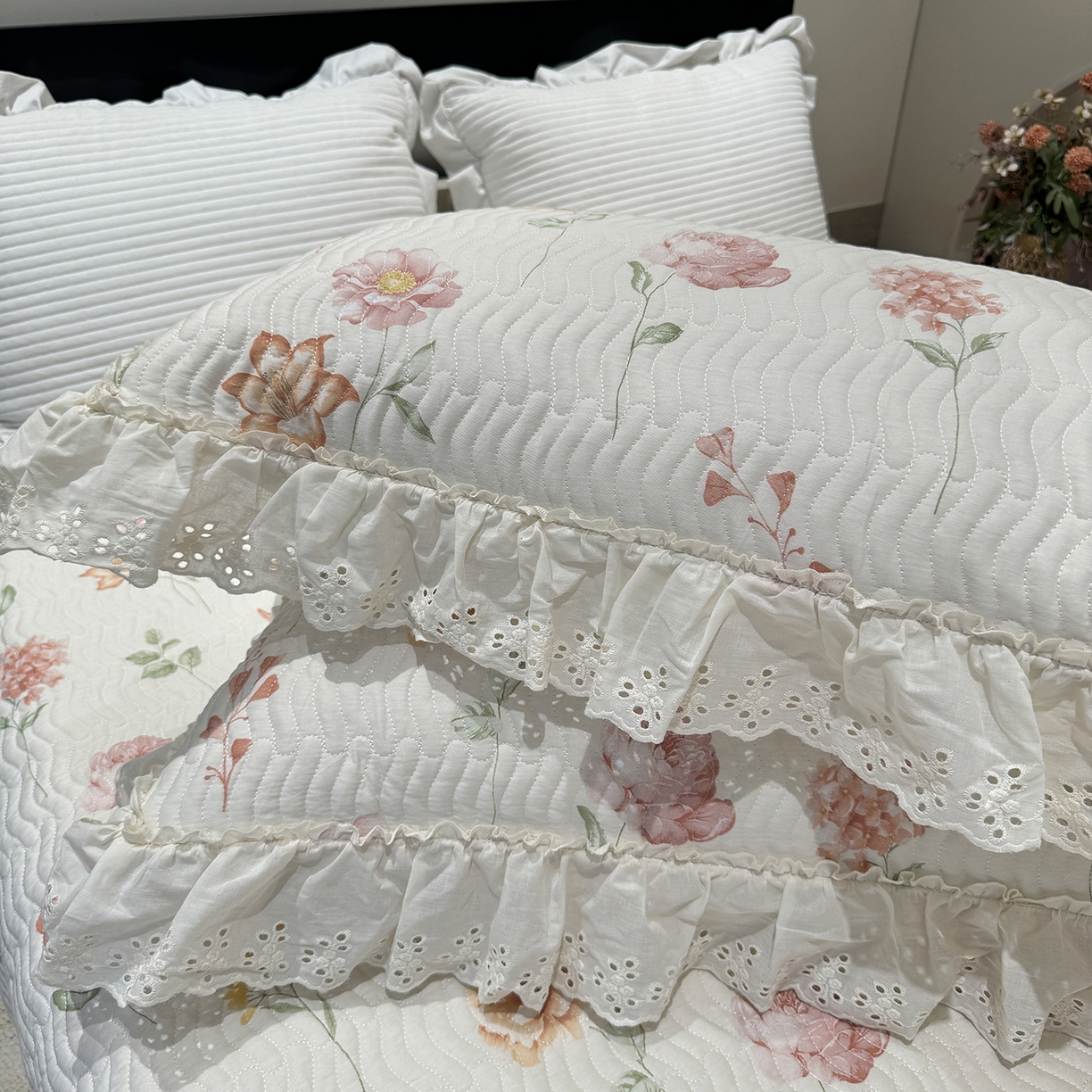 91家纺网 家纺一手货源 找家纺 莱豫家纺 2025秋冬新款纯棉床盖三件套可配同款四季被同款被套 清幽粉