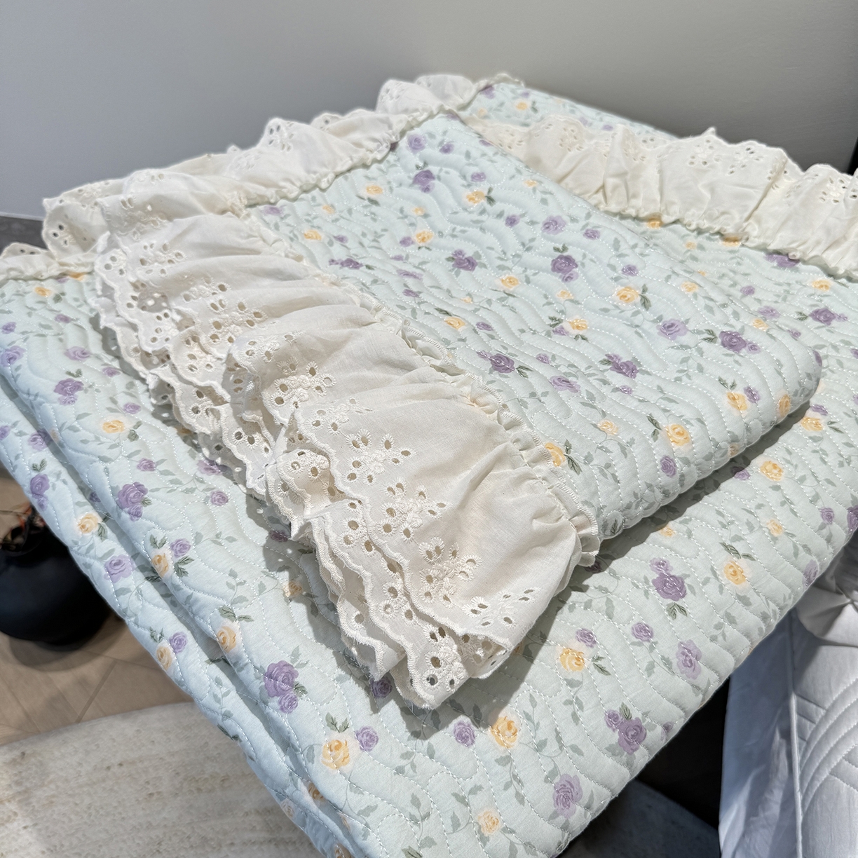 91家纺网 家纺一手货源 找家纺 莱豫家纺 2025秋冬新款纯棉床盖三件套可配同款四季被同款被套 稚嫩蔷薇