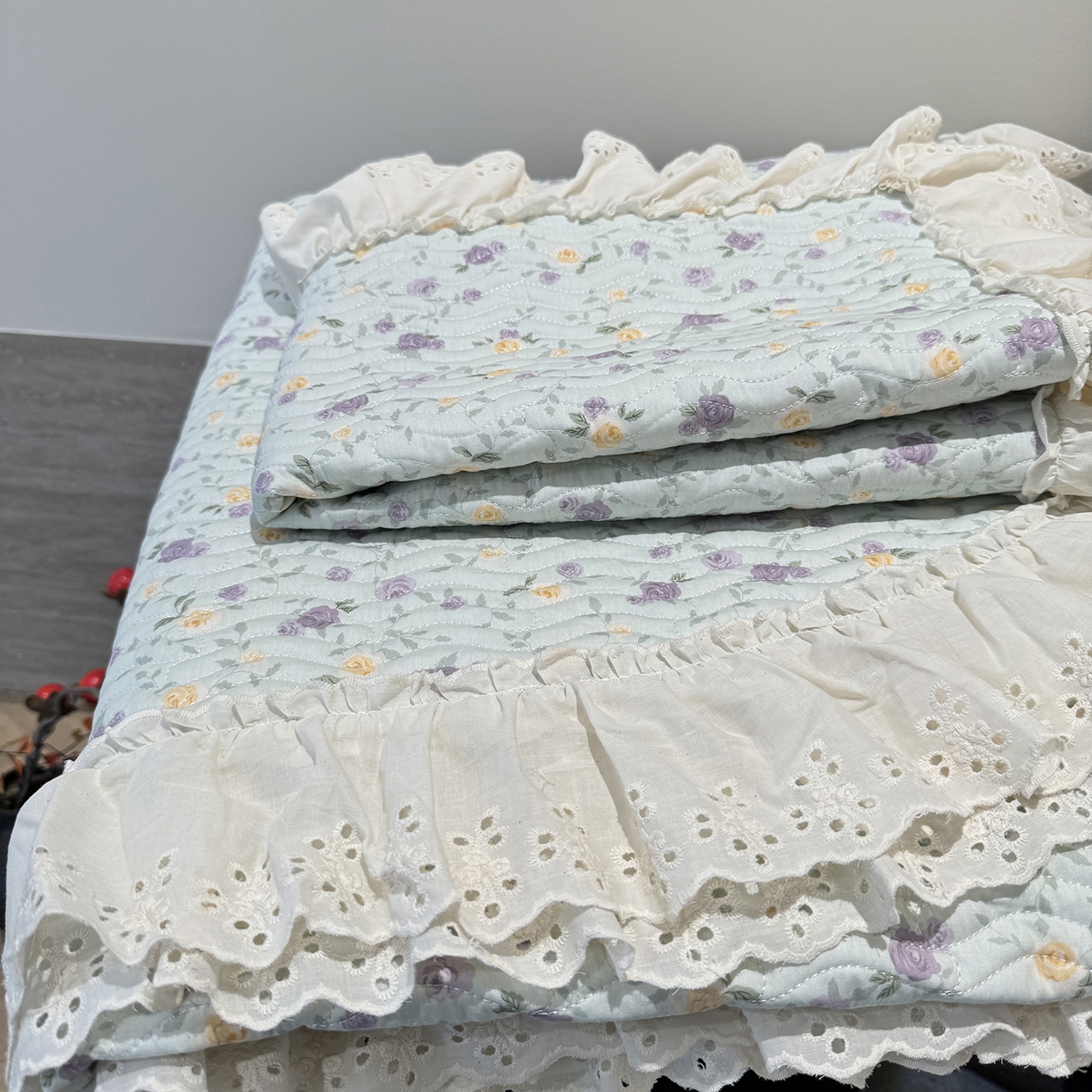 91家纺网 家纺一手货源 找家纺 莱豫家纺 2025秋冬新款纯棉床盖三件套可配同款四季被同款被套 稚嫩蔷薇