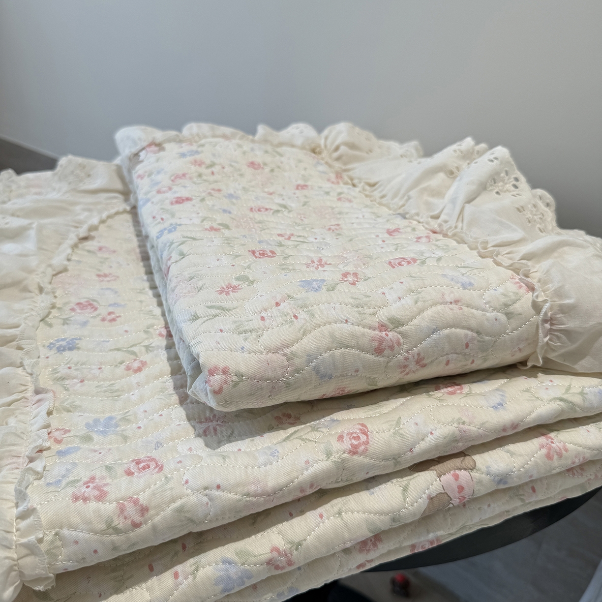 91家纺网 家纺一手货源 找家纺 莱豫家纺 2025秋冬新款纯棉床盖三件套可配同款四季被同款被套 小小花园