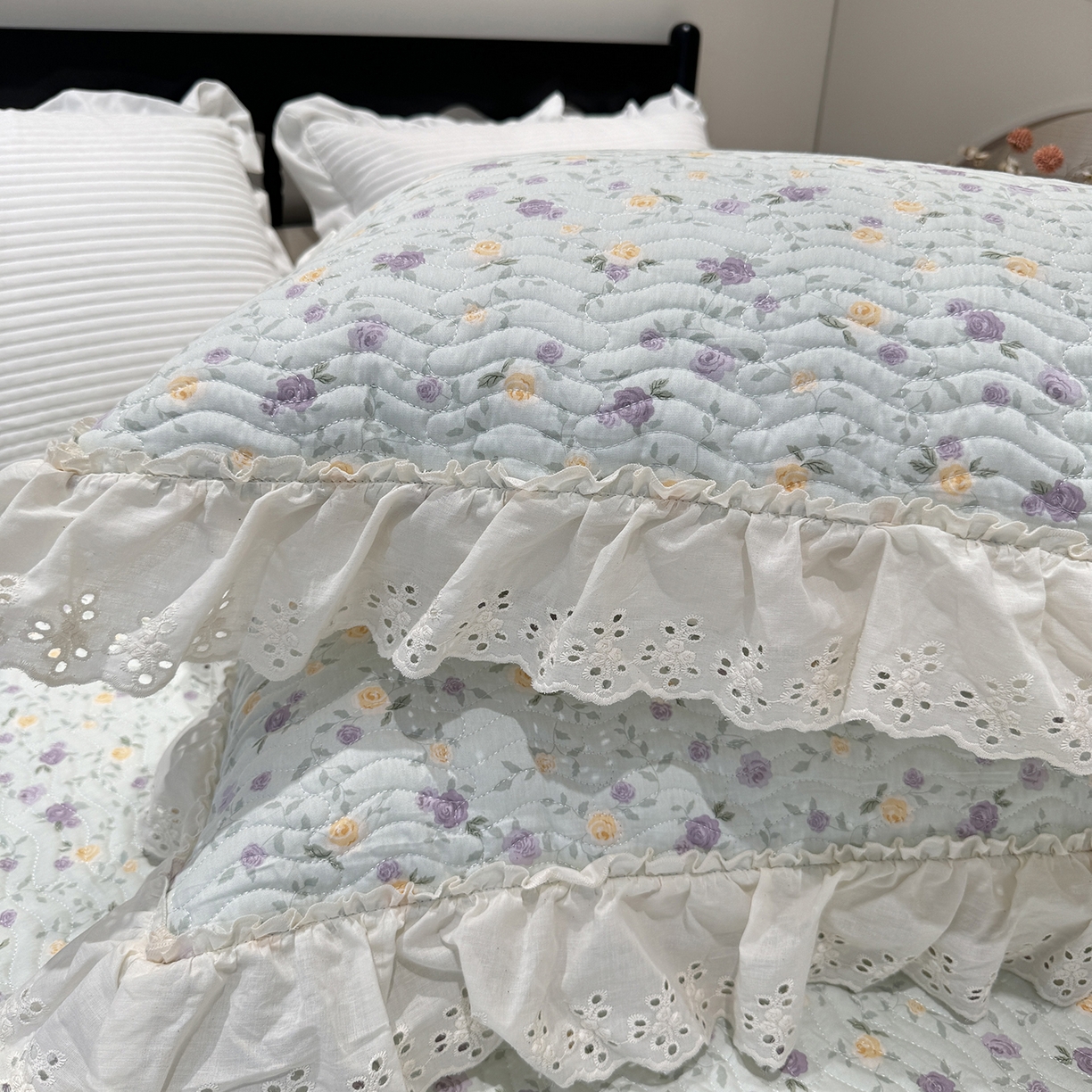 91家纺网 家纺一手货源 找家纺 莱豫家纺 2025秋冬新款纯棉床盖三件套可配同款四季被同款被套 稚嫩蔷薇