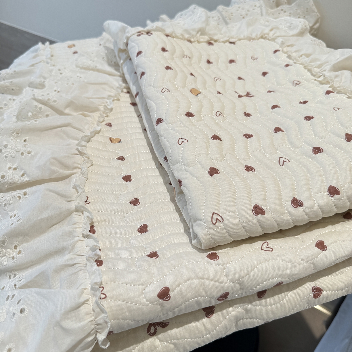 91家纺网 家纺一手货源 找家纺 莱豫家纺 2025秋冬新款纯棉床盖三件套可配同款四季被同款被套 小小爱心