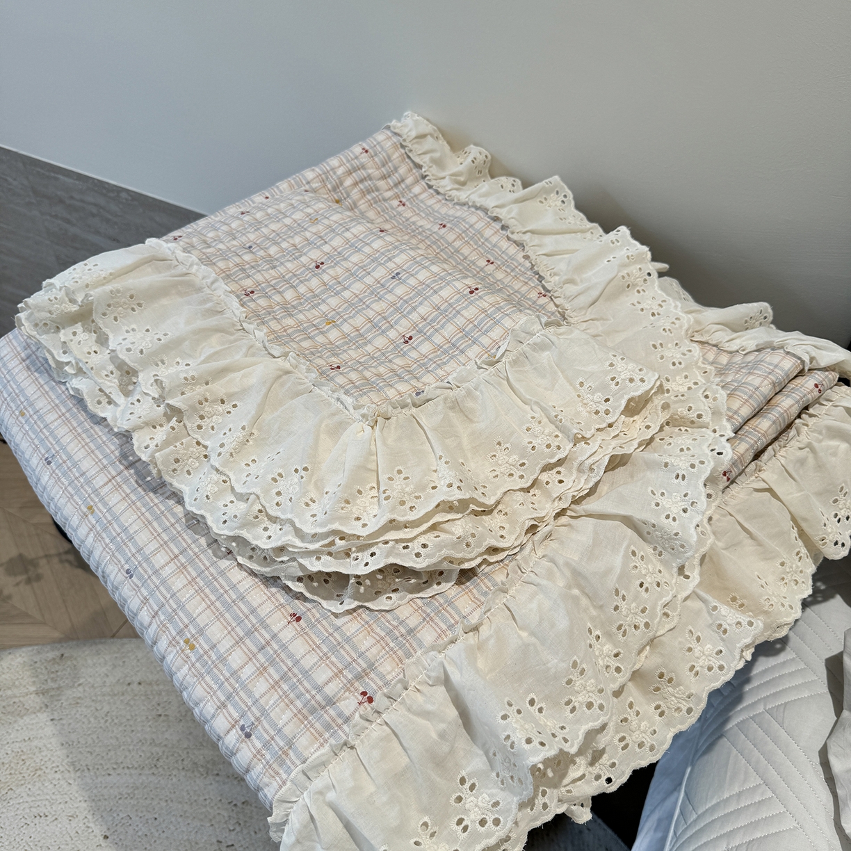 91家纺网 家纺一手货源 找家纺 莱豫家纺 2025秋冬新款纯棉床盖三件套可配同款四季被同款被套 樱桃可可