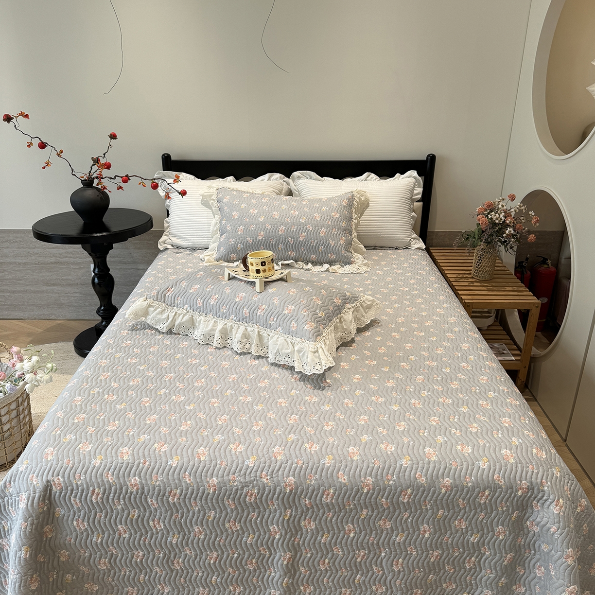 91家纺网 家纺一手货源 找家纺 莱豫家纺 2025秋冬新款纯棉床盖三件套可配同款四季被同款被套 沐辰花灰