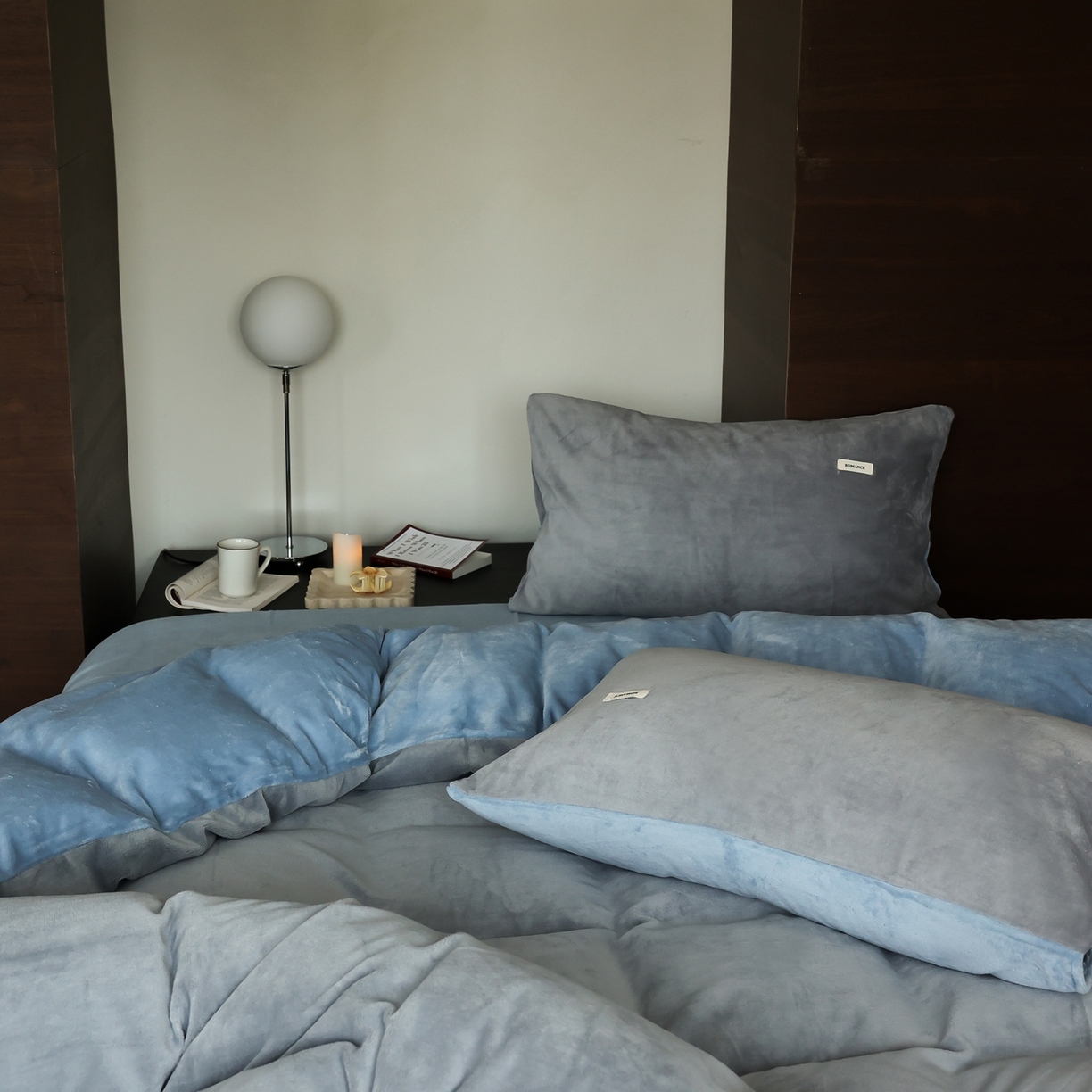 91家纺网 家纺一手货源 找家纺 时光里 2025新款230克纯色双拼牛奶绒四件套 古典灰拼复古蓝