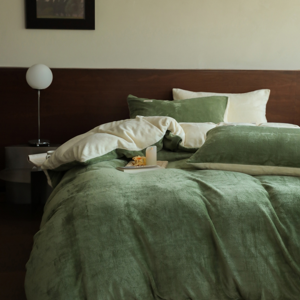 91家纺网 家纺一手货源 找家纺 时光里 2025新款230克纯色双拼牛奶绒四件套 橄榄绿拼奶白