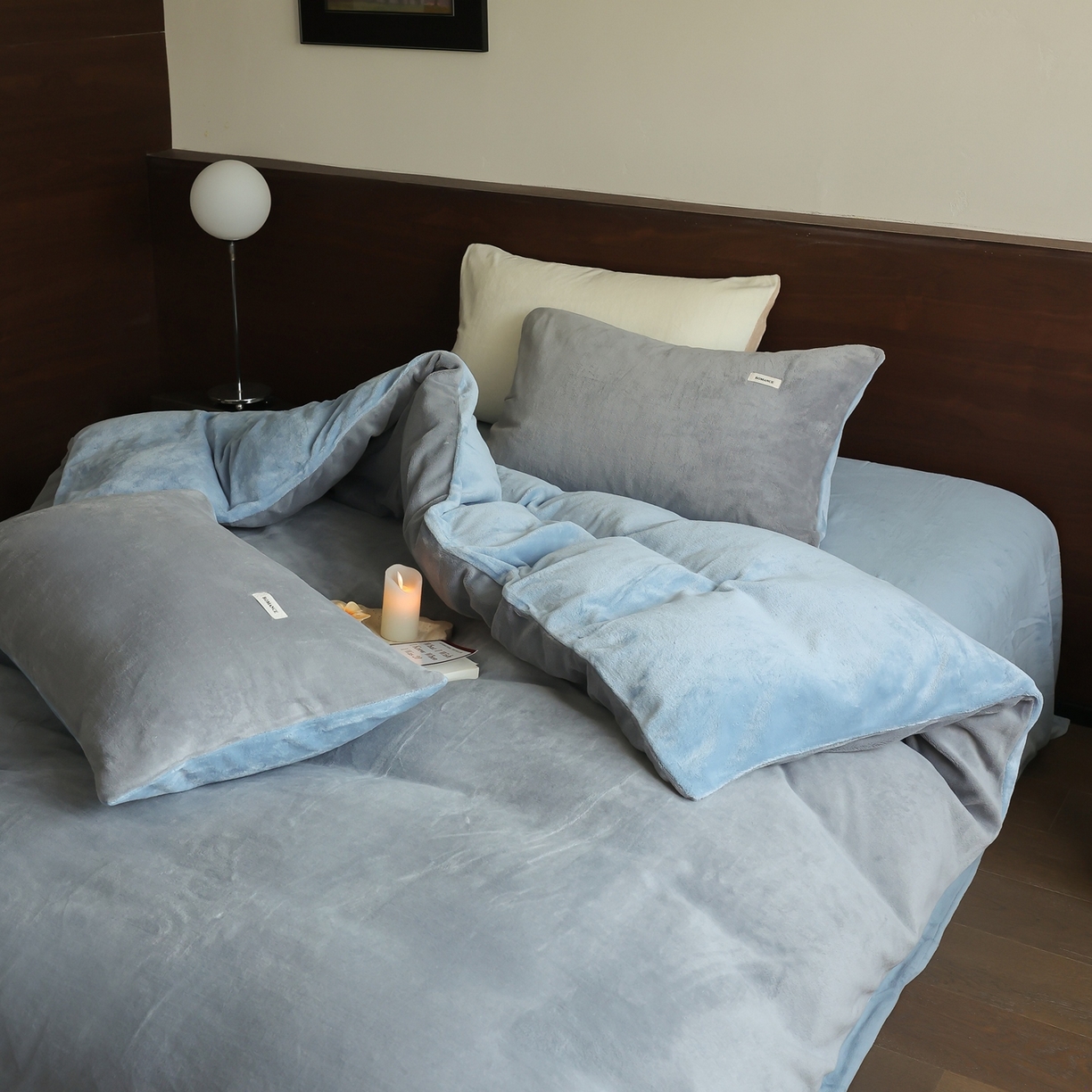 91家纺网 家纺一手货源 找家纺 时光里 2025新款230克纯色双拼牛奶绒四件套 古典灰拼复古蓝