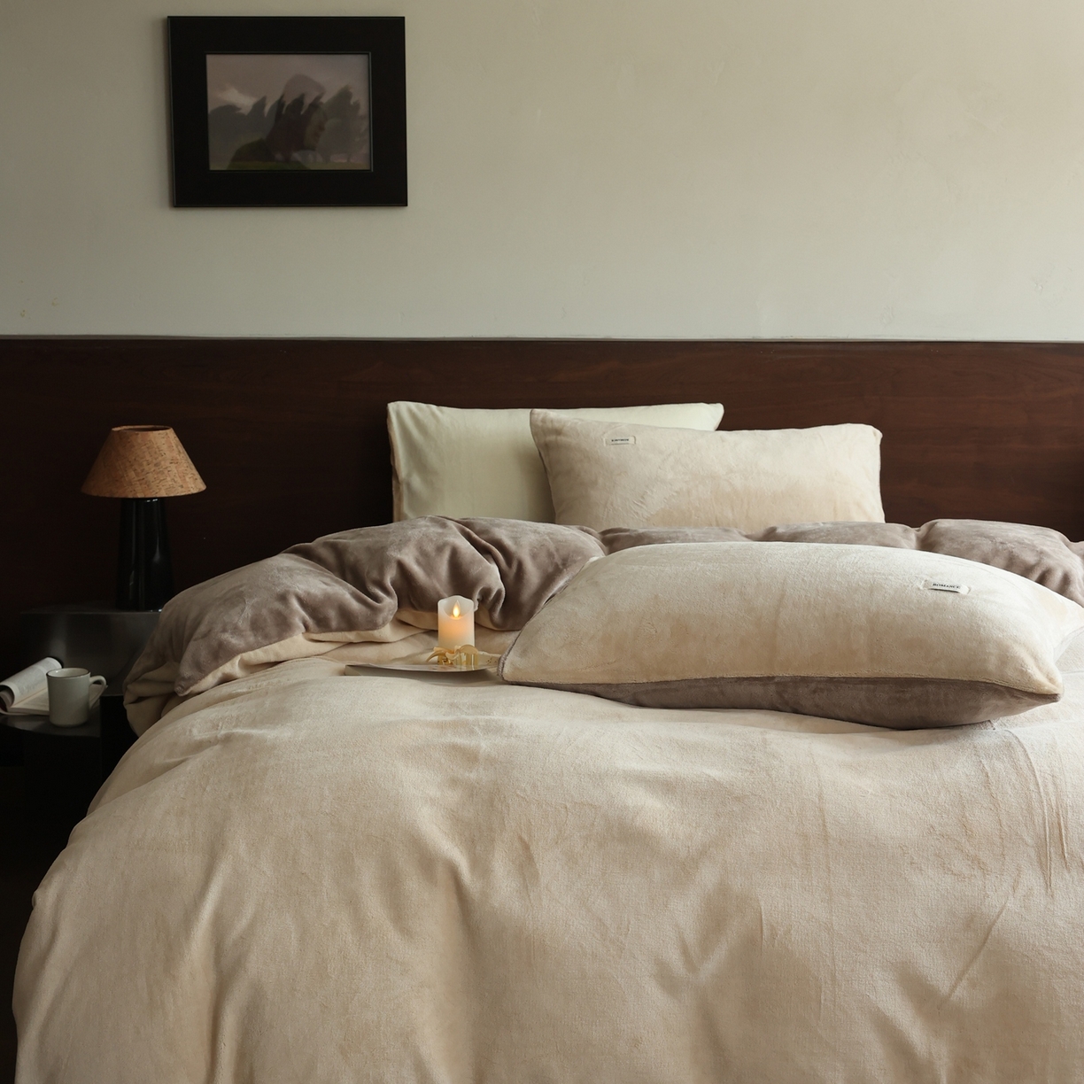 91家纺网 家纺一手货源 找家纺 时光里 2025新款230克纯色双拼牛奶绒四件套 杏仁拼米咖