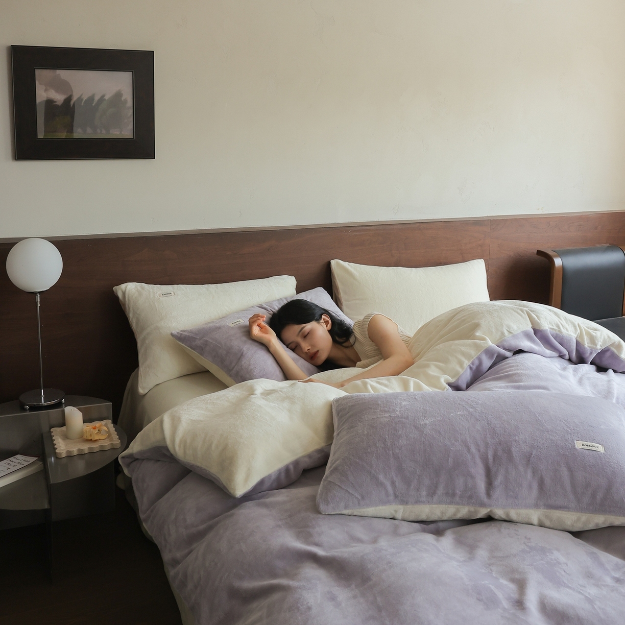 91家纺网 家纺一手货源 找家纺 时光里 2025新款230克纯色双拼牛奶绒四件套 浅紫拼奶白