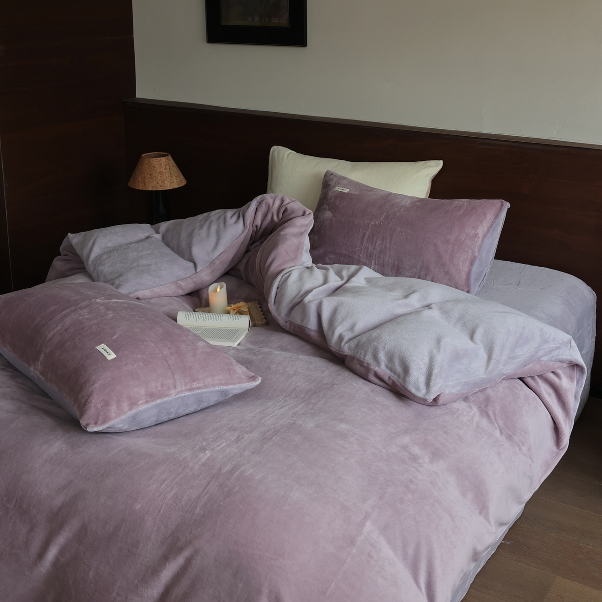 91家纺网 家纺一手货源 找家纺 时光里 2025新款230克纯色双拼牛奶绒四件套 香芋紫拼浅紫