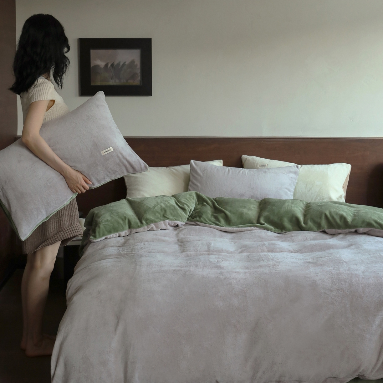 91家纺网 家纺一手货源 找家纺 时光里 2025新款230克纯色双拼牛奶绒四件套 星际灰拼橄榄绿