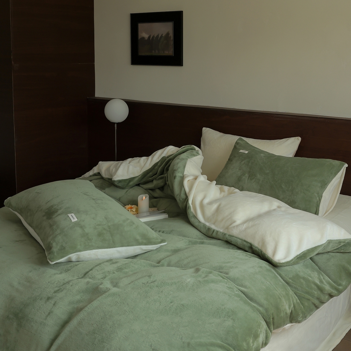 91家纺网 家纺一手货源 找家纺 时光里 2025新款230克纯色双拼牛奶绒四件套 橄榄绿拼奶白