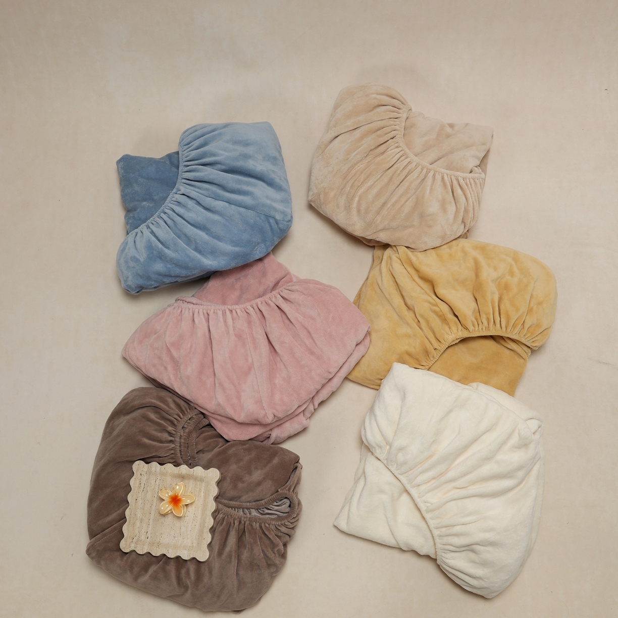 91家纺网 家纺一手货源 找家纺 （总）时光里 2025新款230克纯色双拼牛奶绒单床笠床笠单件