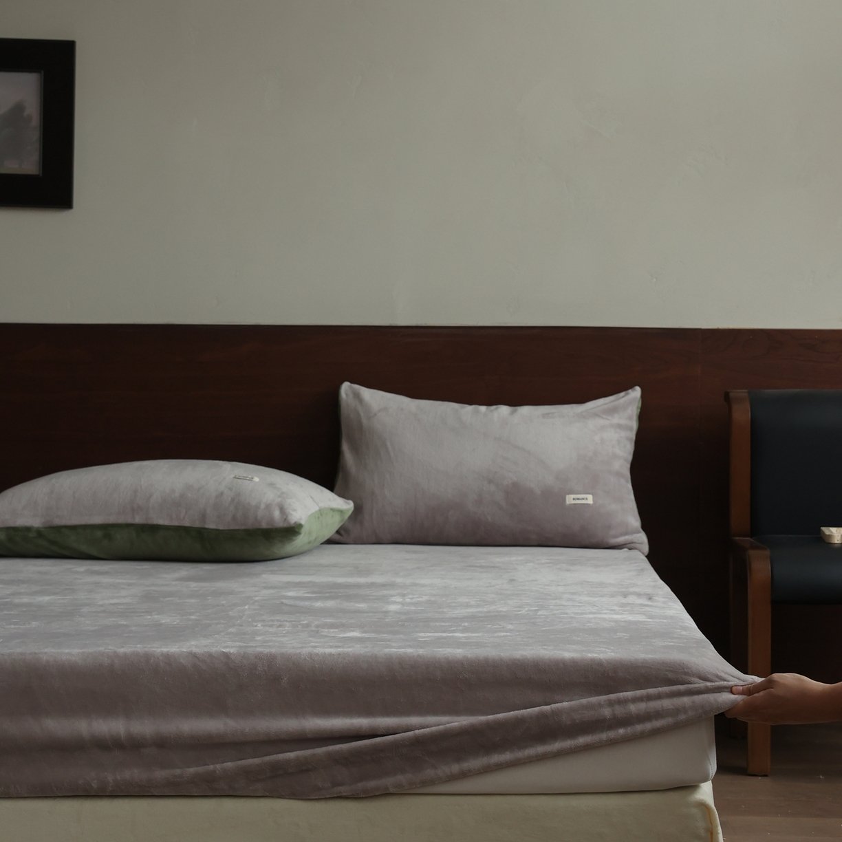 91家纺网 家纺一手货源 找家纺 （总）时光里 2025新款230克纯色双拼牛奶绒单床笠床笠单件