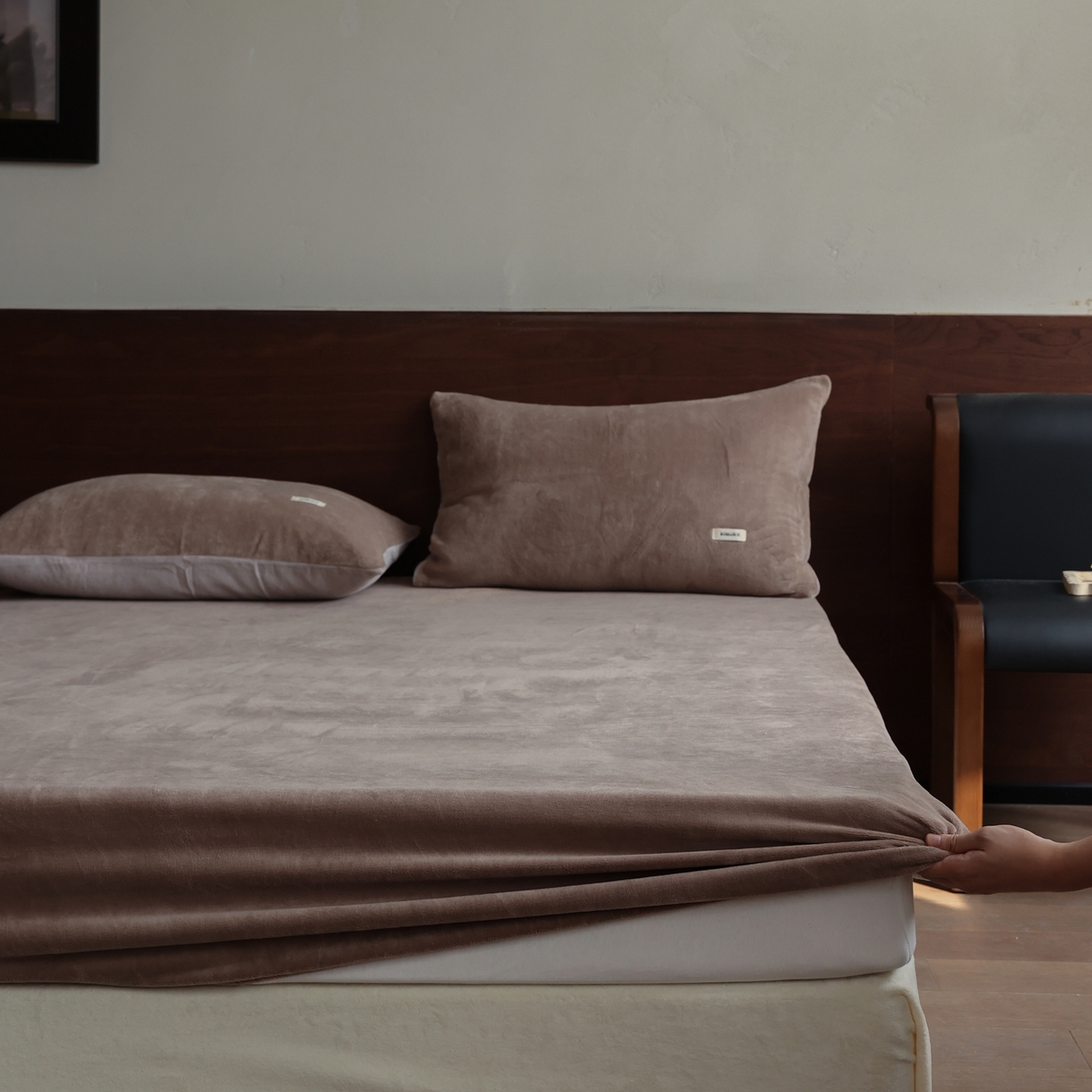 91家纺网 家纺一手货源 找家纺 （总）时光里 2025新款230克纯色双拼牛奶绒单床笠床笠单件