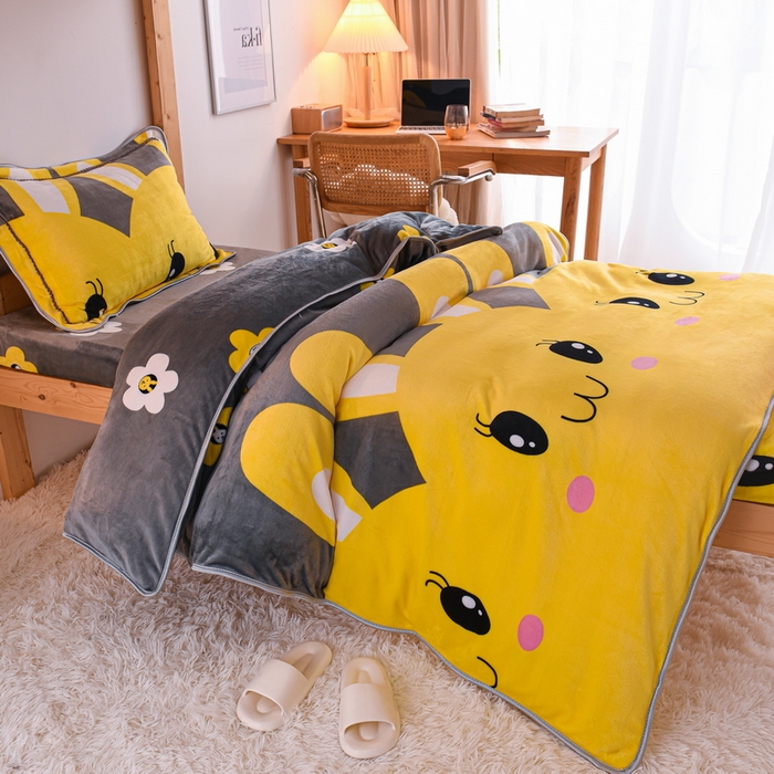 91家纺网 家纺一手货源 找家纺 居尚家纺 2025新款牛奶绒学生三件套床褥套床笠三件套 欢乐兔