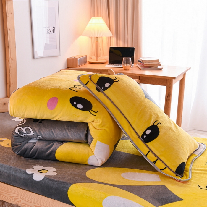 91家纺网 家纺一手货源 找家纺 居尚家纺 2025新款牛奶绒学生三件套床褥套床笠三件套 欢乐兔