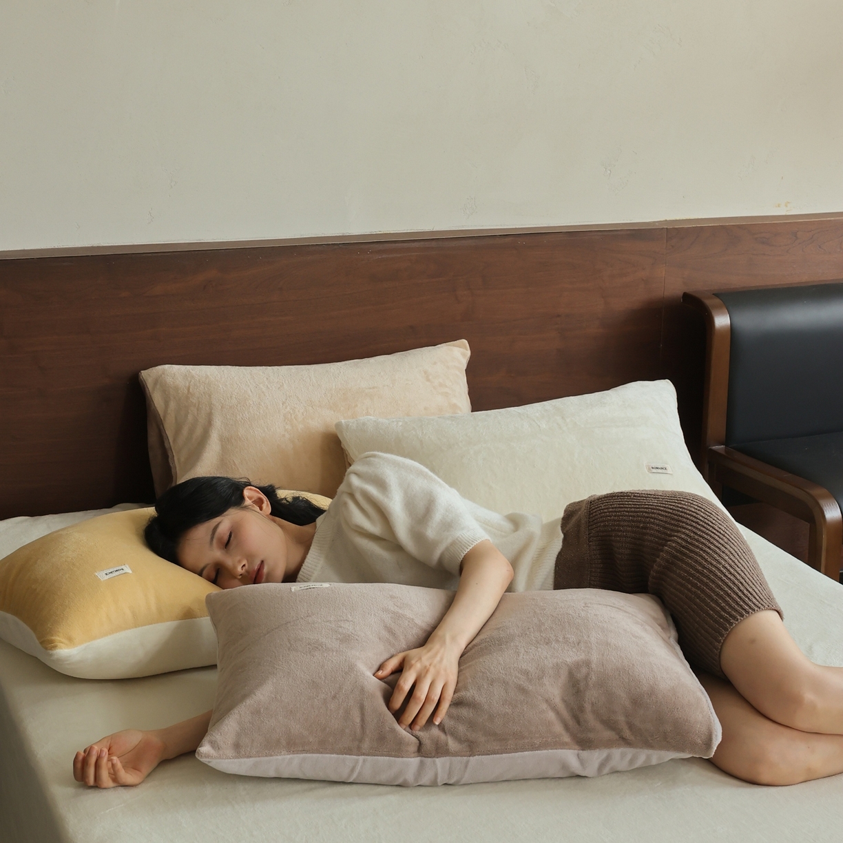 91家纺网 家纺一手货源 找家纺 （总）时光里 2025新款230克纯色双拼牛奶绒单枕套枕套单件