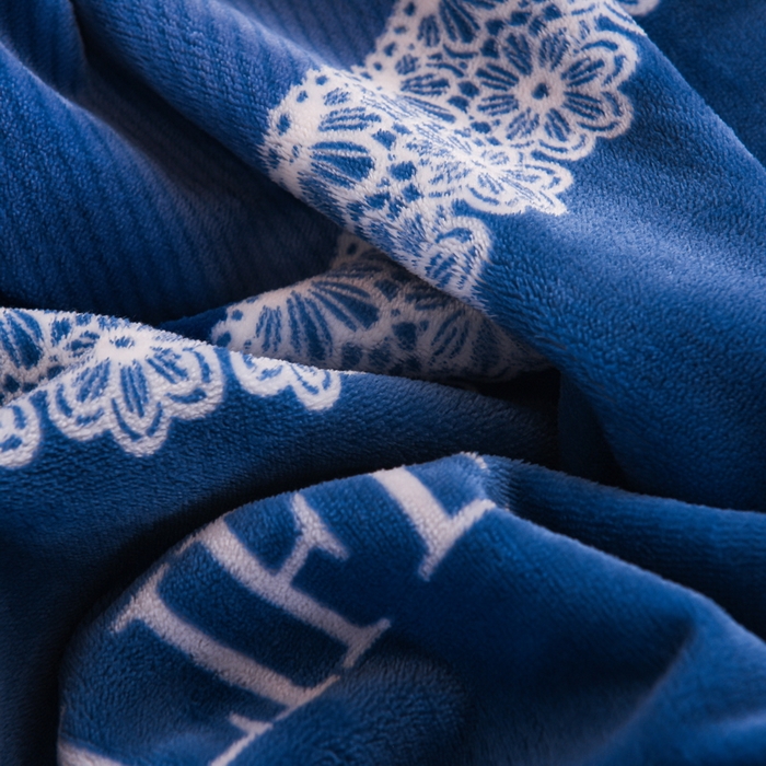 91家纺网 家纺一手货源 找家纺 居尚家纺 2025新款牛奶绒学生三件套床褥套床笠三件套 灰兰格