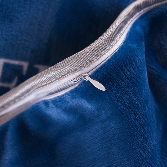 91家纺网 家纺一手货源 找家纺 居尚家纺 2025新款牛奶绒学生三件套床褥套床笠三件套 灰兰格