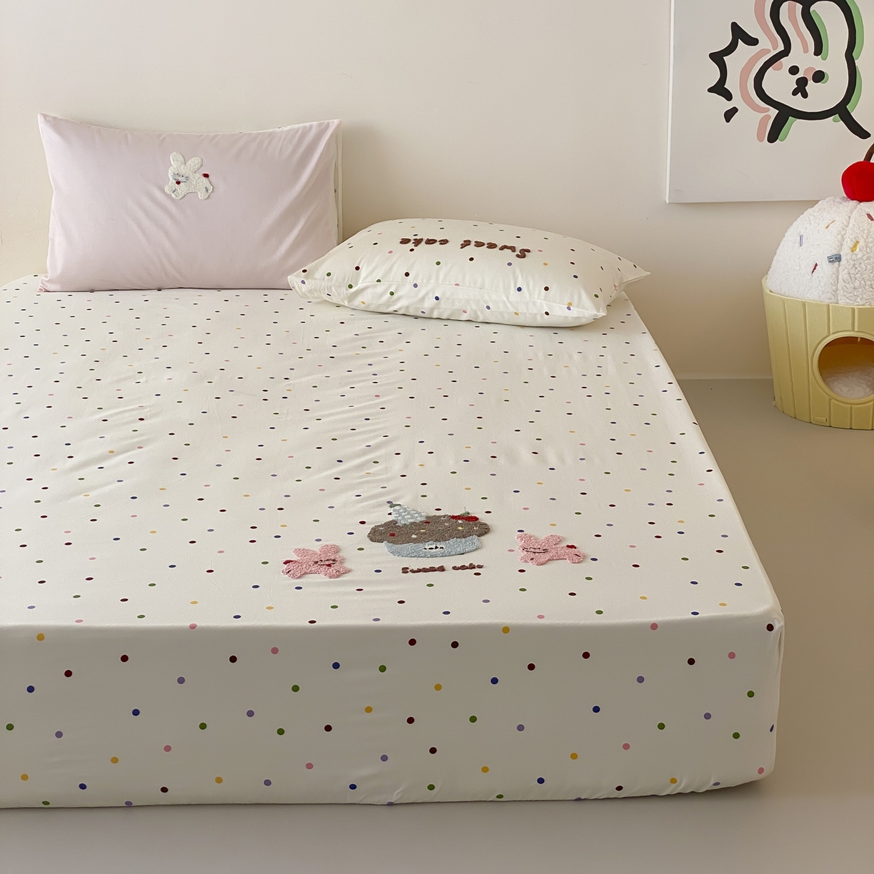 91家纺网 家纺一手货源 找家纺 （总）时光里 2025新款100S卡通风贡缎毛巾绣单床笠