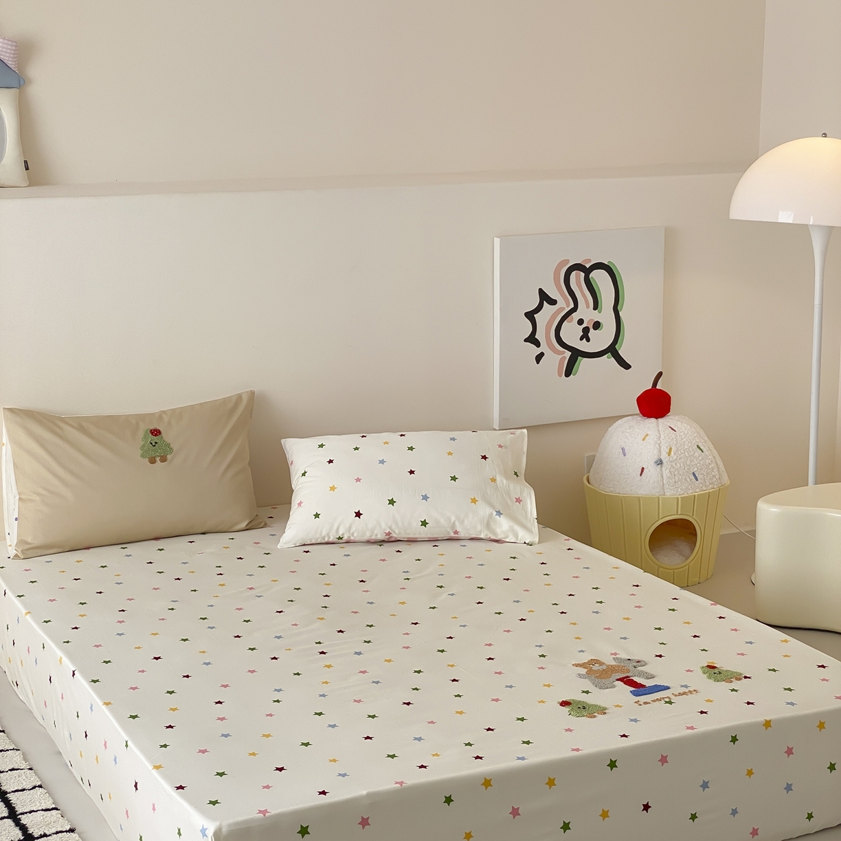 91家纺网 家纺一手货源 找家纺 （总）时光里 2025新款100S卡通风贡缎毛巾绣单床笠