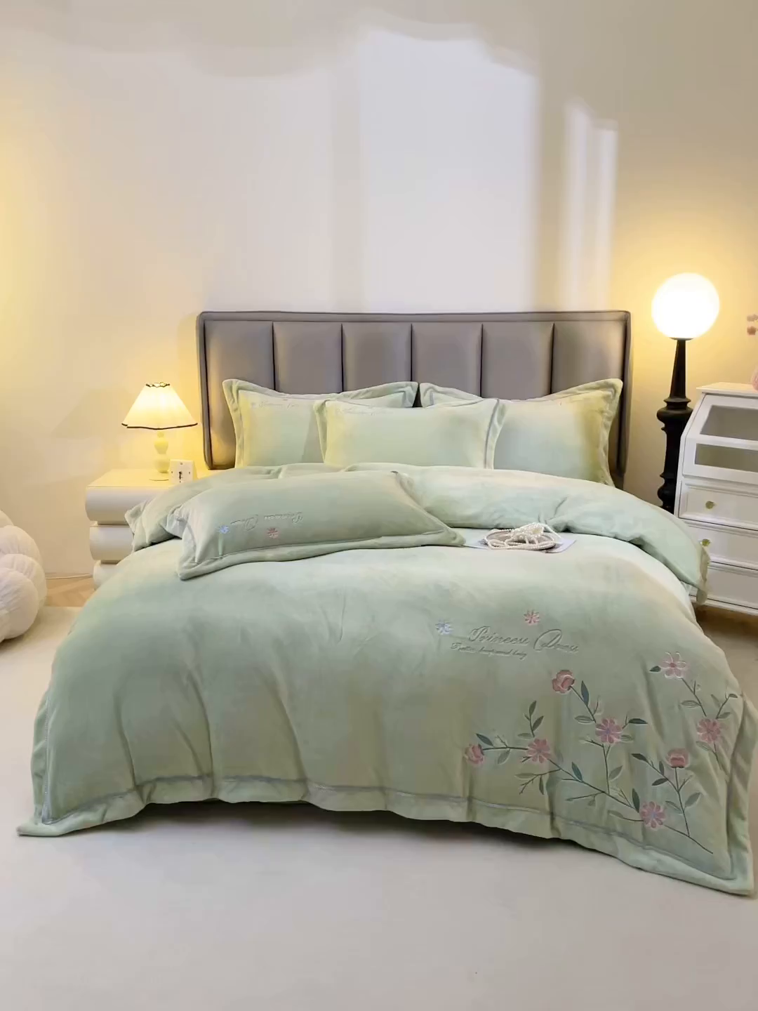 91家纺网 家纺一手货源 找家纺 棠薇家纺 2025新款秋冬太阳绒牛奶绒四件套珊瑚绒床上绒四件套冬季加绒法兰绒 花觅-清新绿