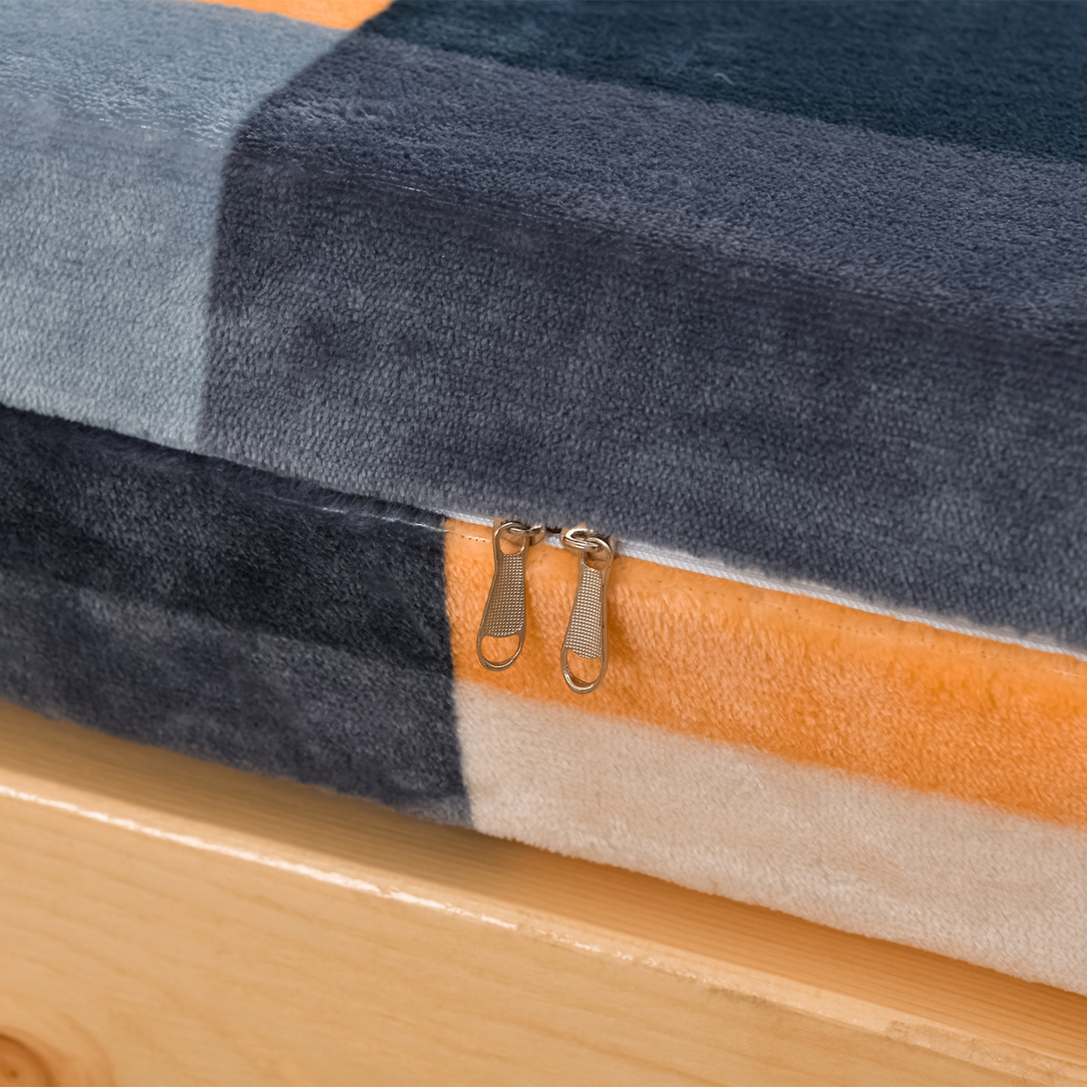 91家纺网 家纺一手货源 找家纺 居尚家纺 2025新款牛奶绒学生三件套床褥套床笠三件套 绅士格