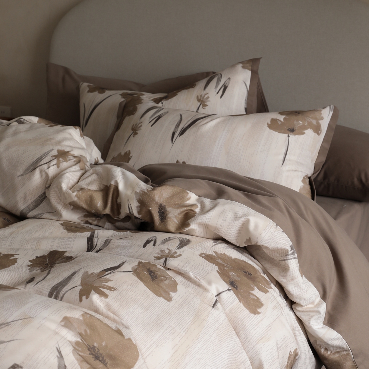 91家纺网 家纺一手货源 找家纺 时光里 2025新款40S全棉纯棉小清新数码印花磨毛四件套 兰佩