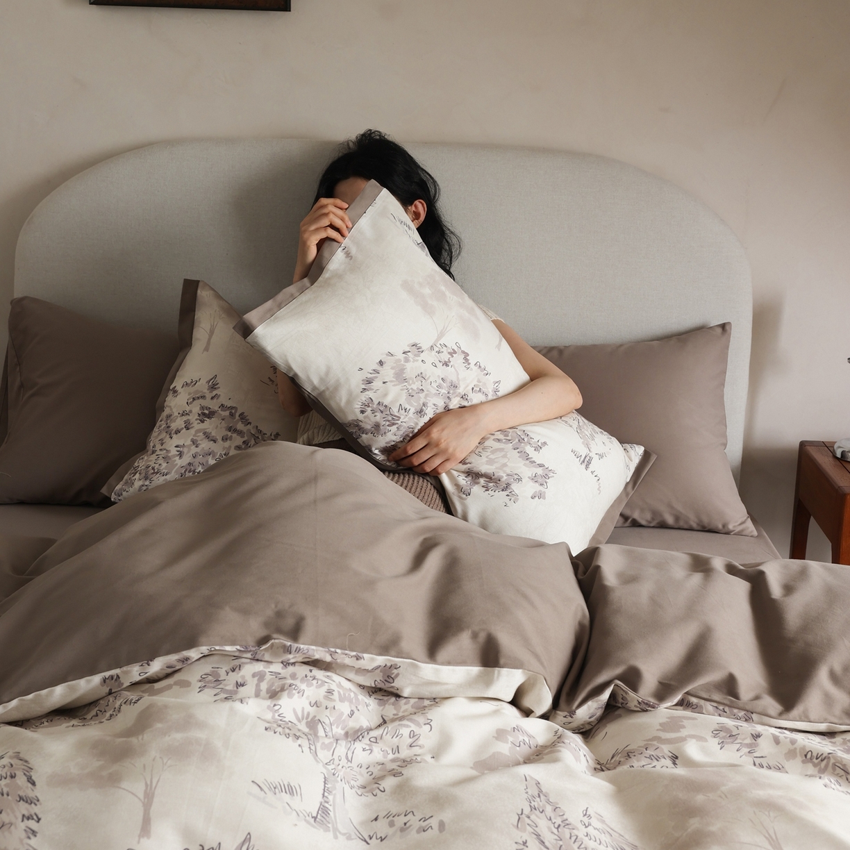 91家纺网 家纺一手货源 找家纺 时光里 2025新款40S全棉纯棉小清新数码印花磨毛四件套 夕雾