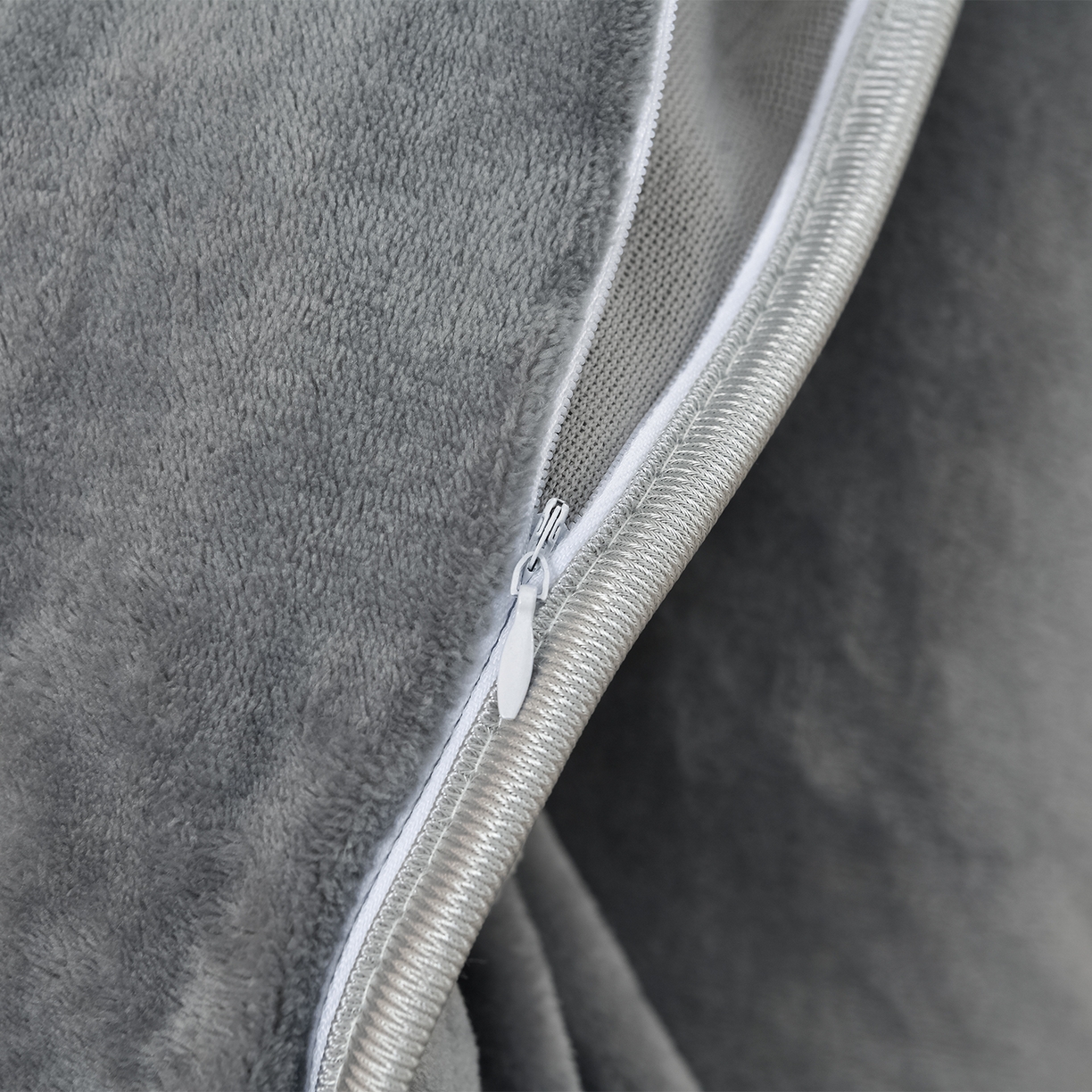 91家纺网 家纺一手货源 找家纺 居尚家纺 2025新款牛奶绒学生三件套床褥套床笠三件套 绅士灰