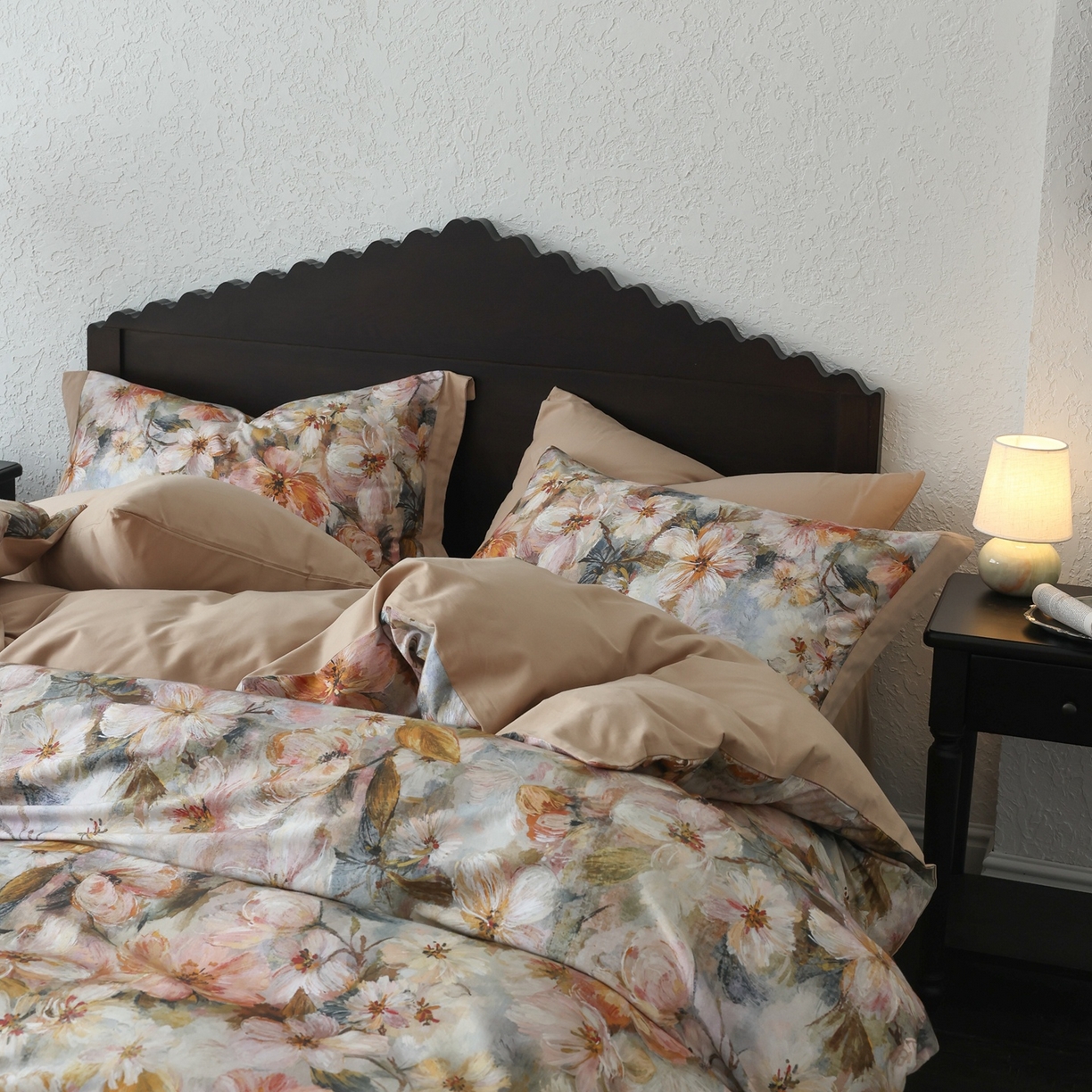 91家纺网 家纺一手货源 找家纺 时光里 2025新款40S全棉纯棉油画风数码印花磨毛四件套 秋田谷