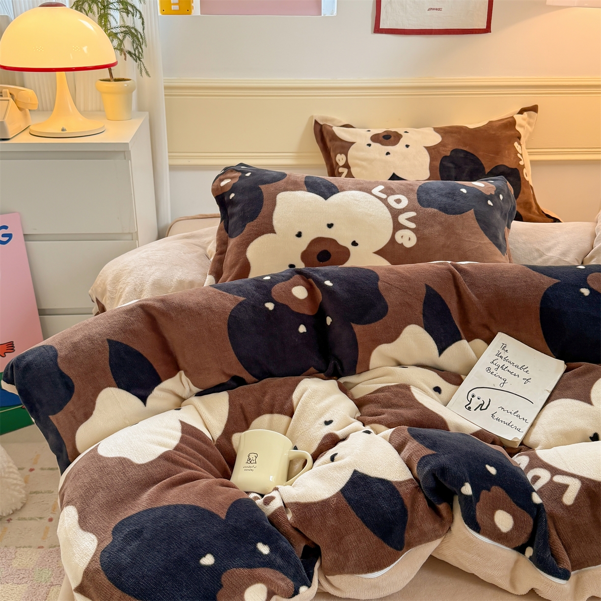 91家纺网 家纺一手货源 找家纺 （总）艾特你 2025新款小清新高克重加厚牛奶绒印花四件套--风格二小窝图