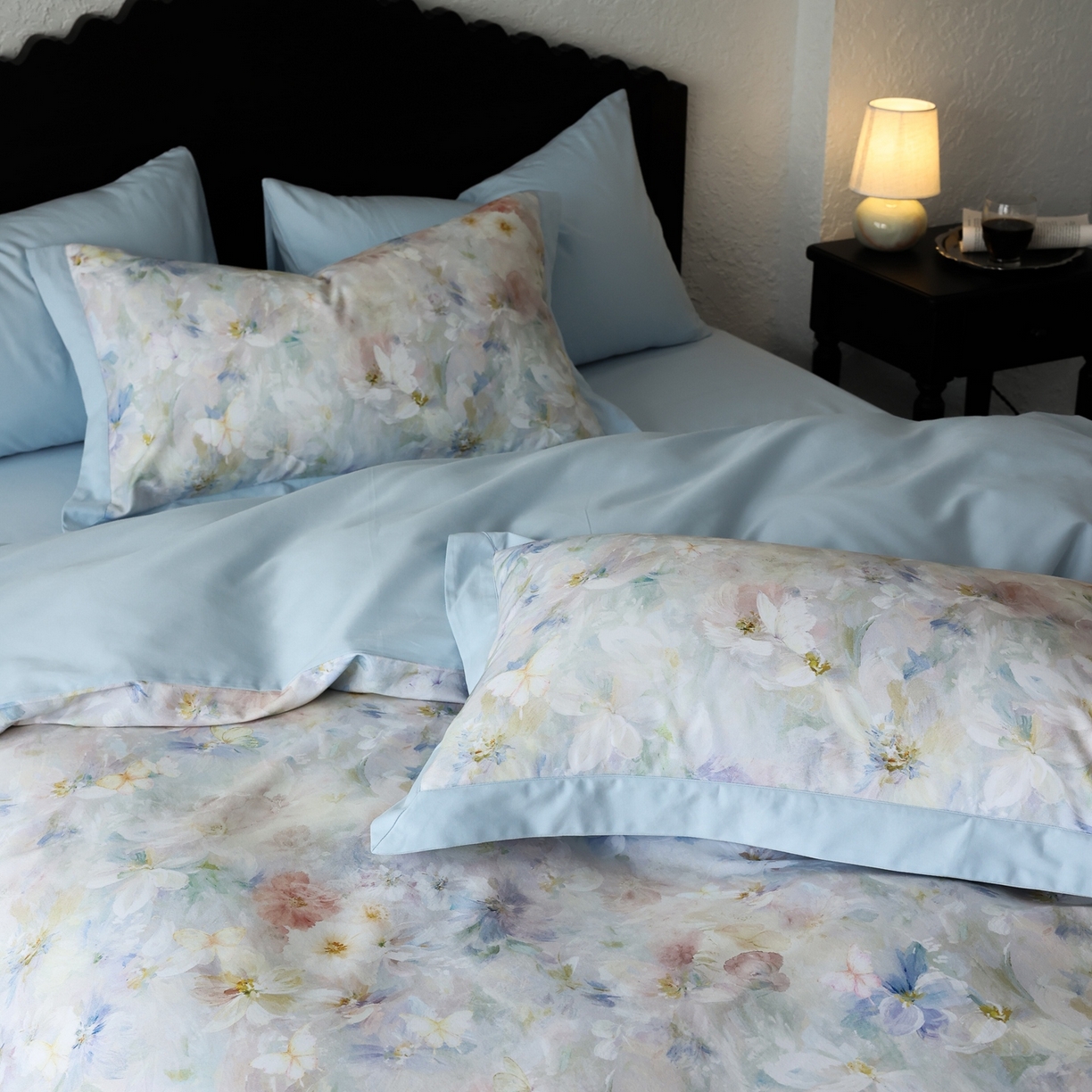 91家纺网 家纺一手货源 找家纺 时光里 2025新款40S全棉纯棉油画风数码印花磨毛四件套 赋蓝归