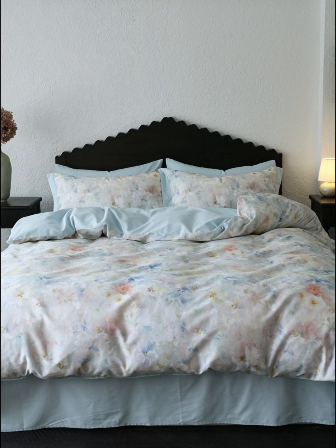 91家纺网 家纺一手货源 找家纺 时光里 2025新款40S全棉纯棉油画风数码印花磨毛四件套 赋蓝归