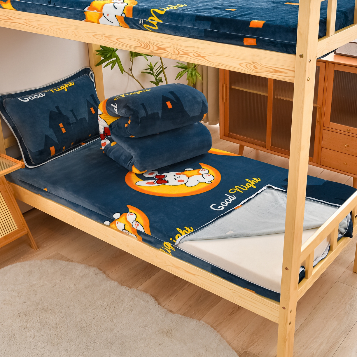 91家纺网 家纺一手货源 找家纺 居尚家纺 2025新款牛奶绒学生三件套床褥套床笠三件套 晚安