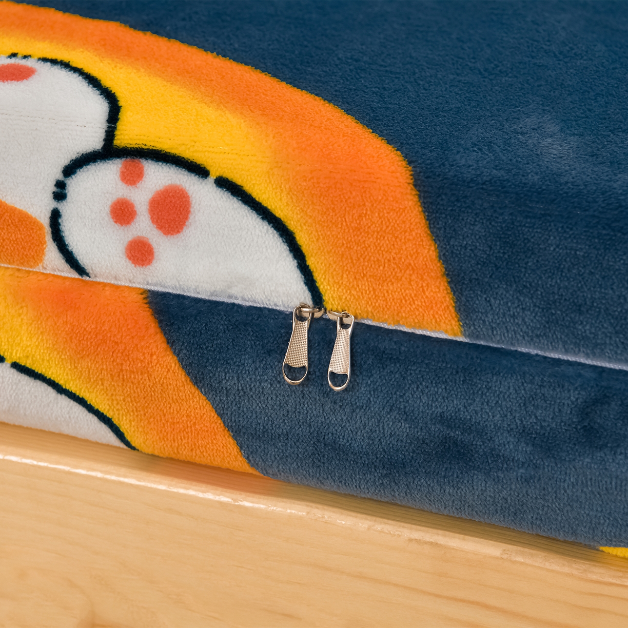 91家纺网 家纺一手货源 找家纺 居尚家纺 2025新款牛奶绒学生三件套床褥套床笠三件套 晚安