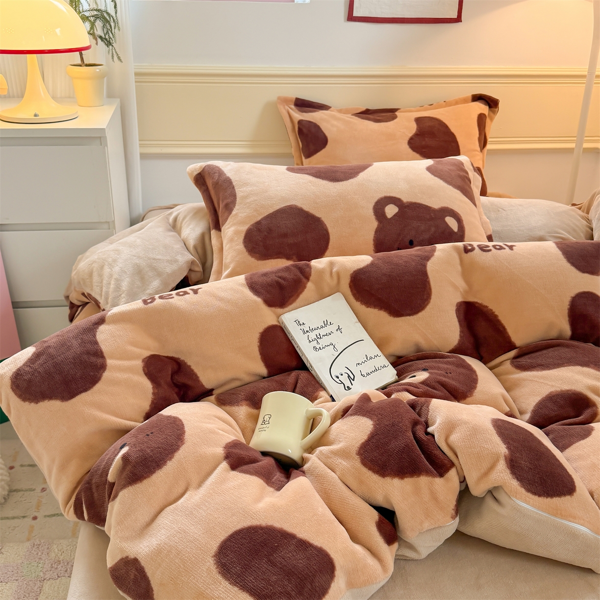 91家纺网 家纺一手货源 找家纺 （总）艾特你 2025新款小清新高克重加厚牛奶绒印花四件套--风格二小窝图