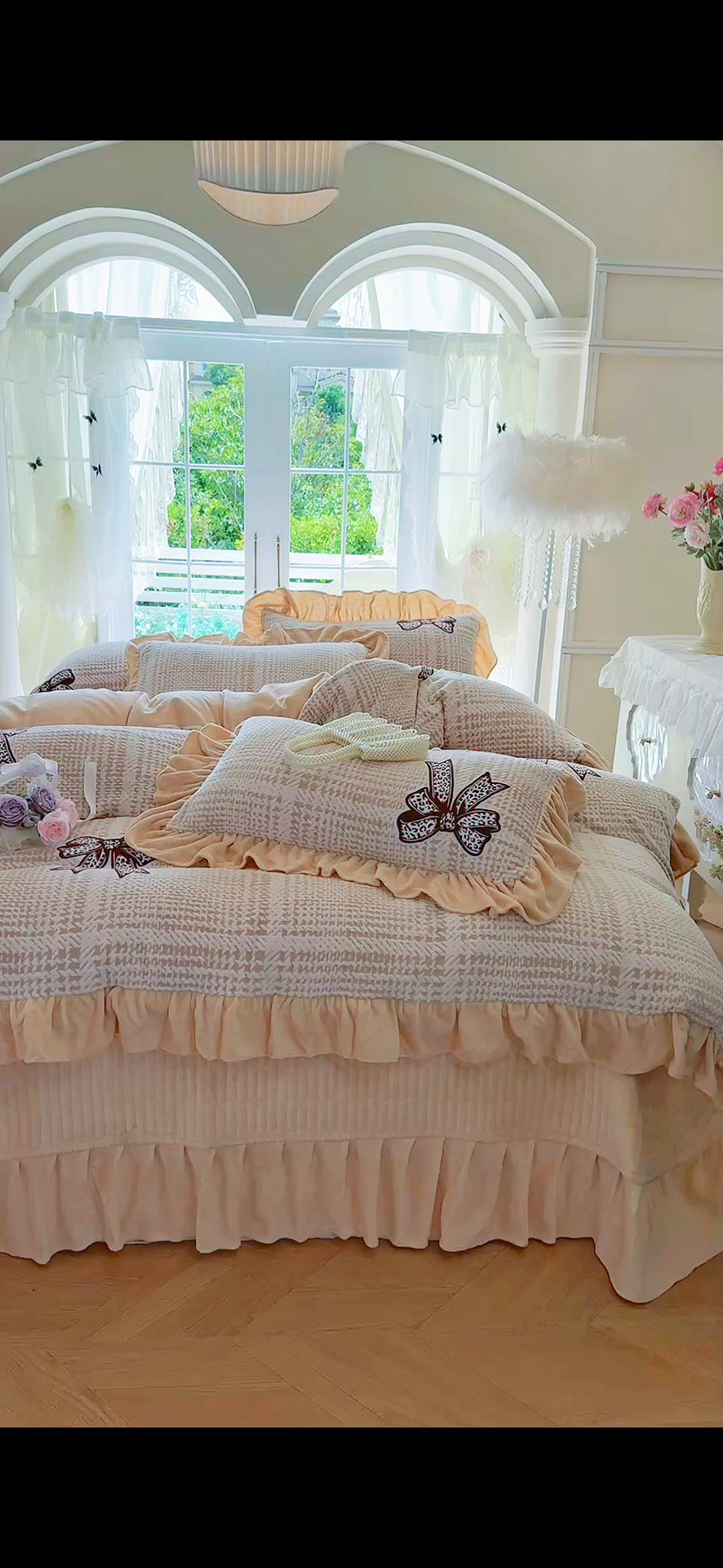 91家纺网 家纺一手货源 找家纺 芷卧 2025新款高克重雕花牛奶绒夹棉床盖款四件套 璀璨情结