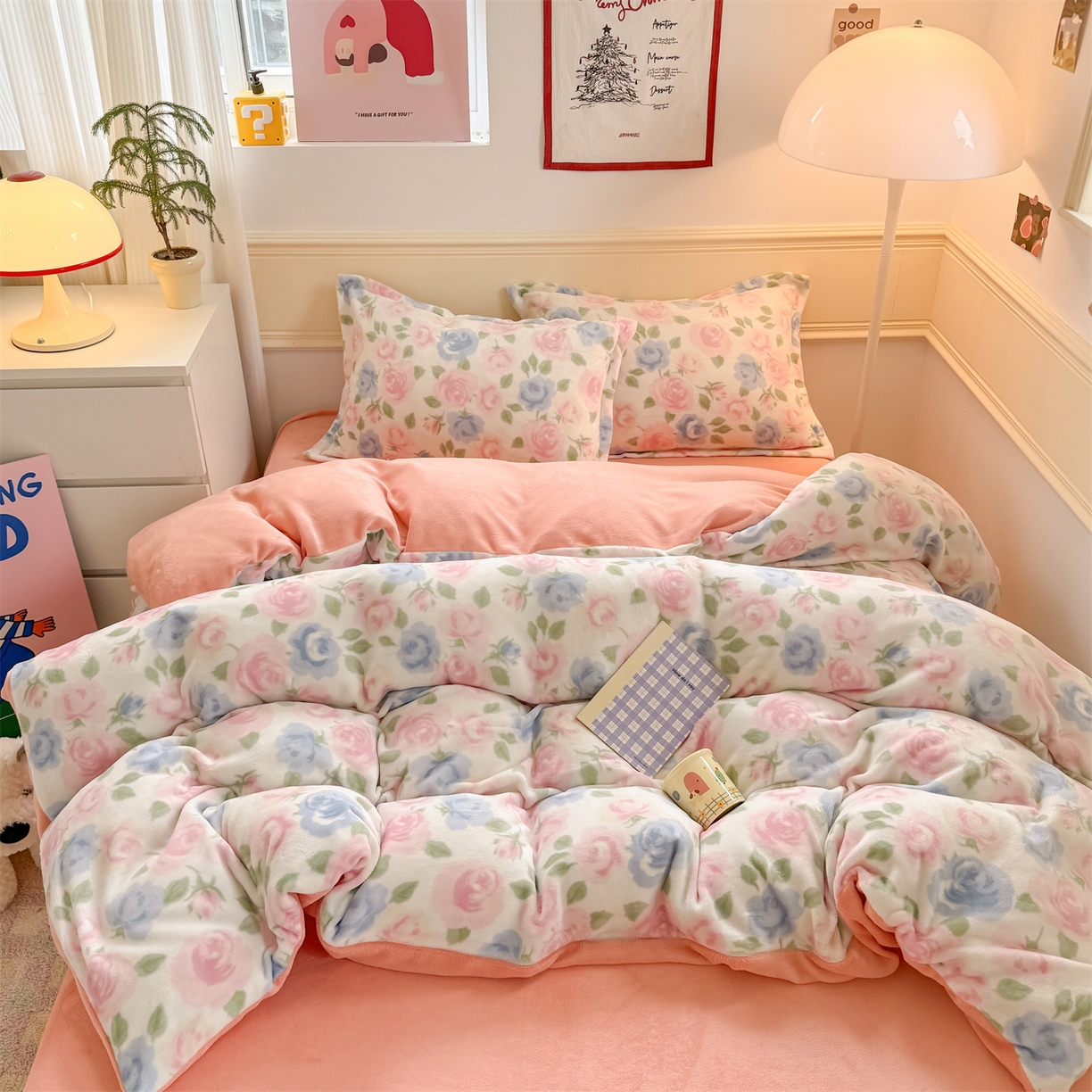 91家纺网 家纺一手货源 找家纺 艾特你 2025新款小清新高克重加厚牛奶绒印花四件套--风格二小窝图 白月光