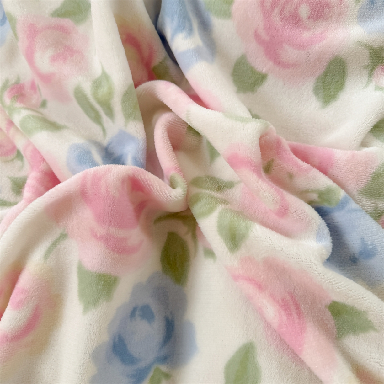 91家纺网 家纺一手货源 找家纺 艾特你 2025新款小清新高克重加厚牛奶绒印花四件套--风格二小窝图 白月光